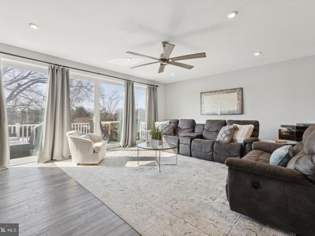 8102 Zoe Pl, Alexandria, VA 22306 | MLS #VAFX2289