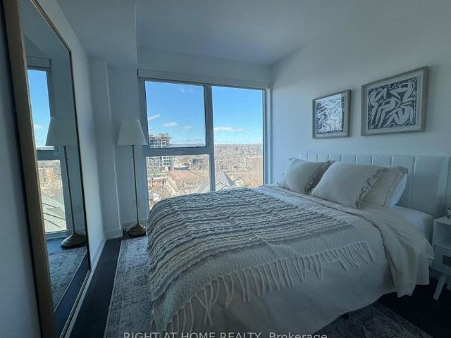 810 370 Martha Street, Burlington
