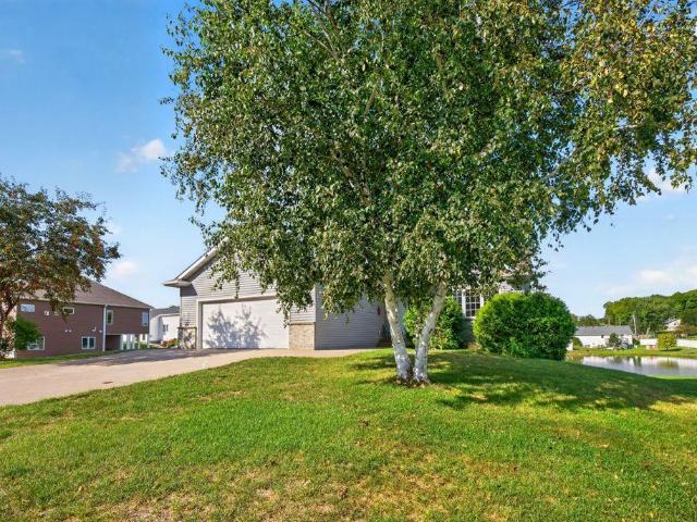 810 7th Avenue SW