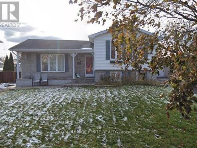 810 Chelsea Crescent, Cornwall, ON, K6H 6Y4 house for sale | Listing ID X12816 | Royal LePage