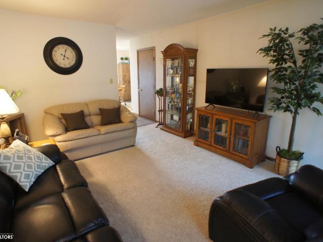 810 Crestview Drive