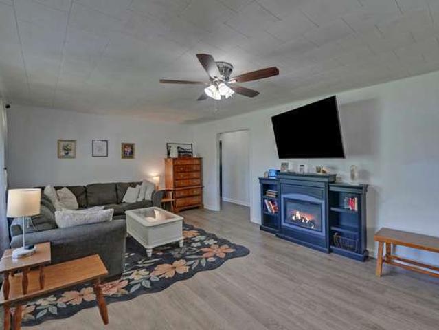 810 Grassy Creek Road