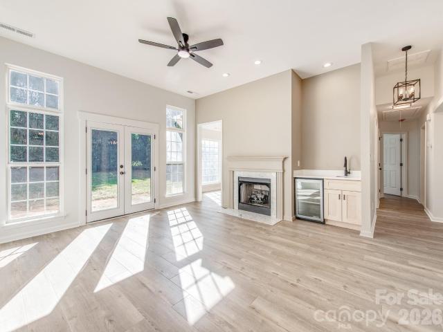 810 Greenhill Drive