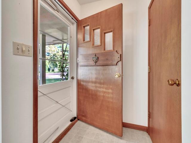 810 Ithaca Avenue