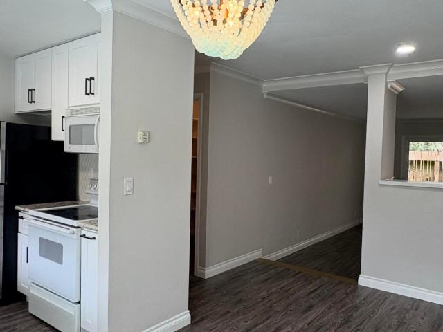 810 Oak Grove Rd 111