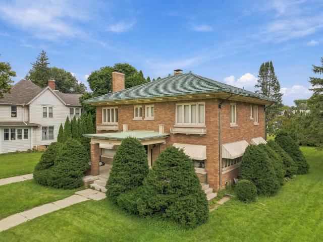 810 Locust Street