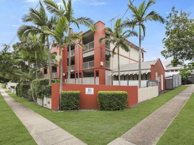 8/10 Morris St