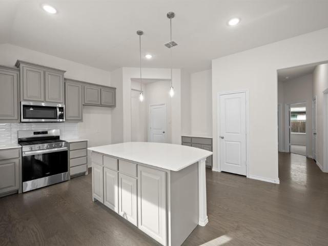 810 Misty Ln, Cleburne, TX 76033 | MLS #21077