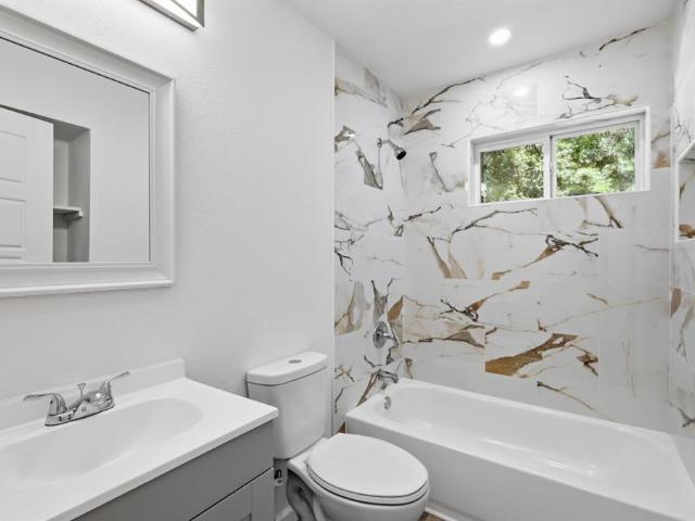 810 N Carrier Parkway