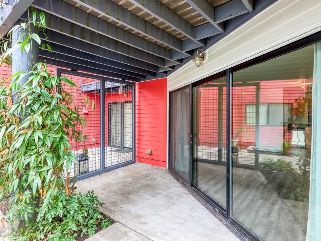 810 nw naito pkwy # f11