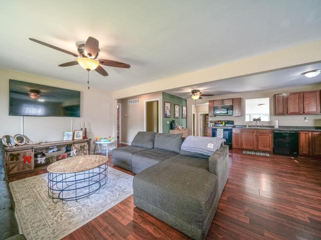 810 S Congress Avenue