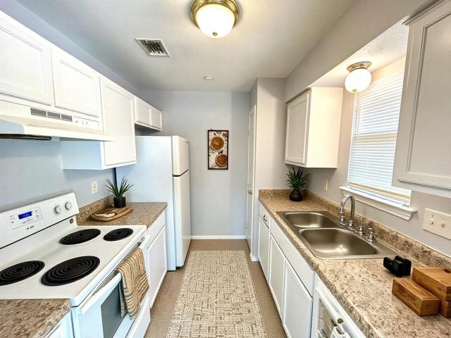 810 Station Street 2 Bedroom Apartment for Rent at 810 Station St, Converse, TX 78109 Converse