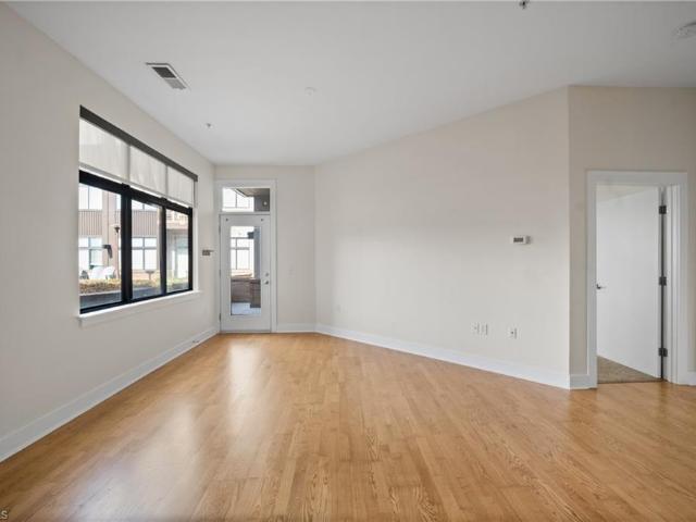 810 W 4th Street #209