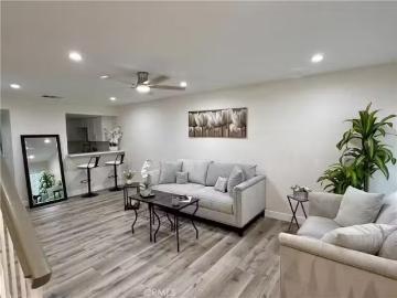 810 W COMPTON BLVD APT 7, COMPTON, CA 90220