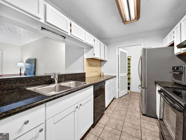 810 Tuxworth Circle