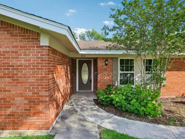 810 Vogel Dr