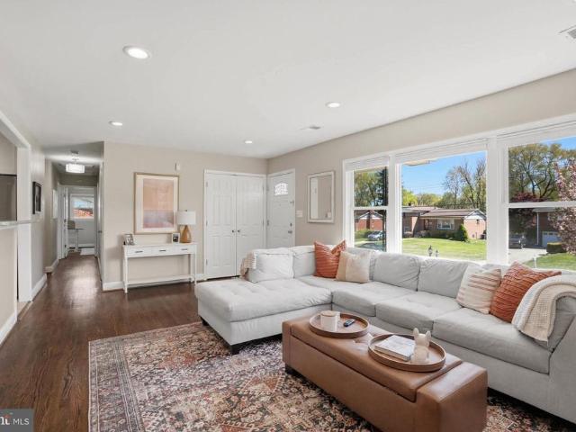 810 Venice Drive