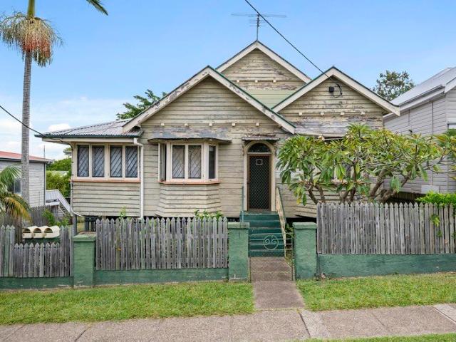 810sqm Dual Lot Queenslander Renovate or Redevelop STCA