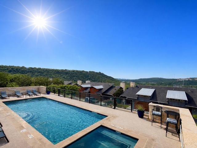 8110 Ranch Road 2222 Rd # 33