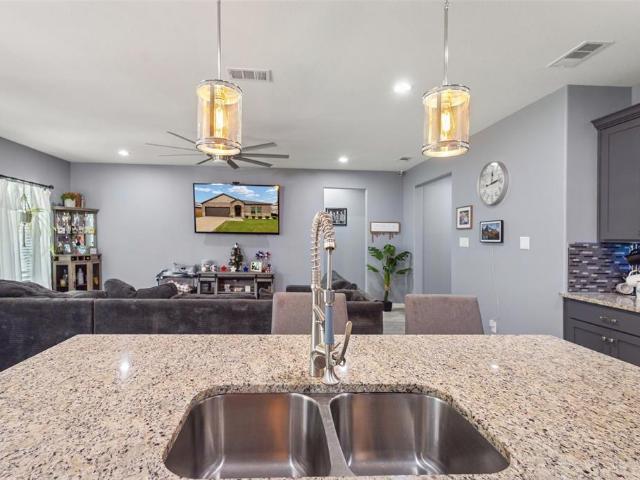 8112 Lakeshore Dr, Kemp, TX 75143 | MLS #21307