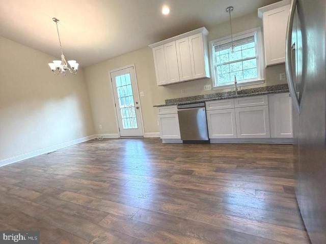 8112 Leland