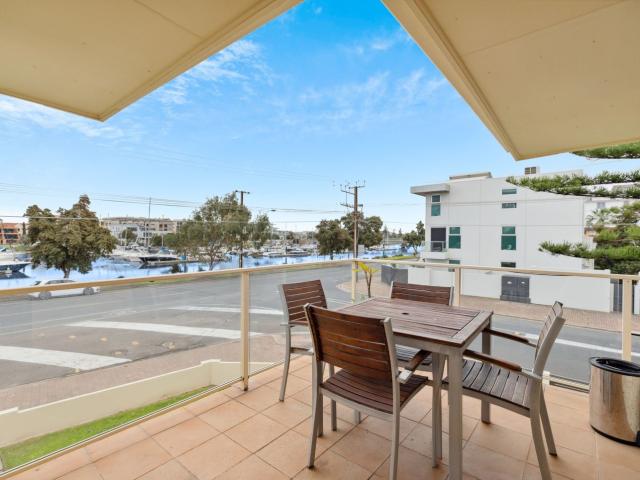 8/11 Adelphi Terrace, GLENELG NORTH, SA 5045