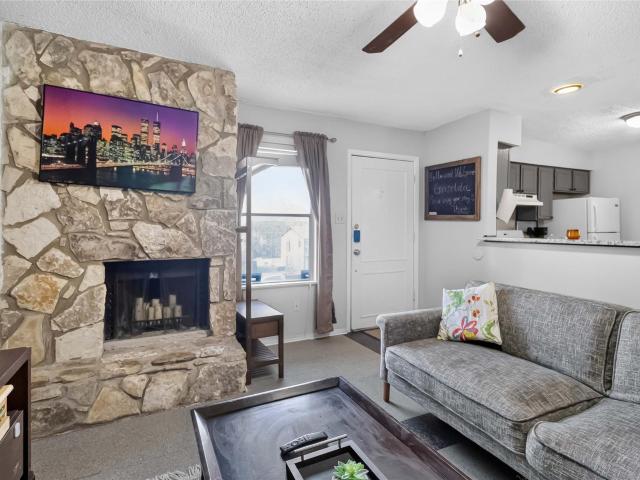 811 Bracewood Cir