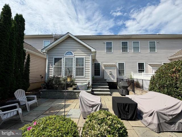 811 Bridle Path