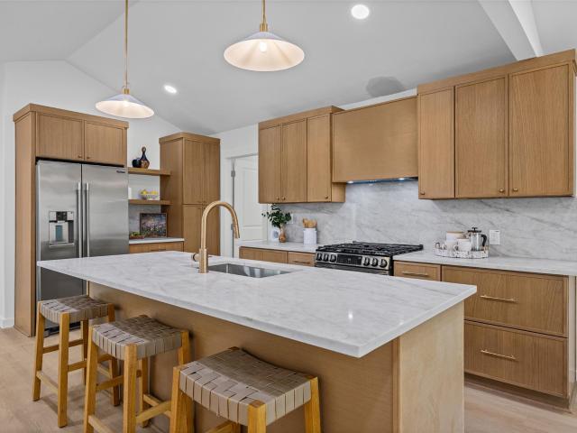 811 Glen Oak Dr