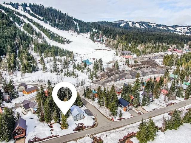 811 E Hyak Dr