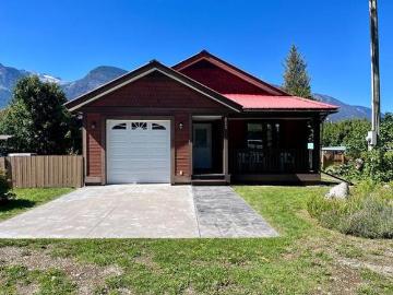 811 Kildare Street, New Denver, BC, V0G 1S0 house for sale | Listing ID 2479 KO | Royal LePage