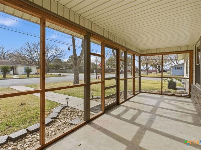 811 Nixon St, Lockhart, TX 78644 | MLS #602458