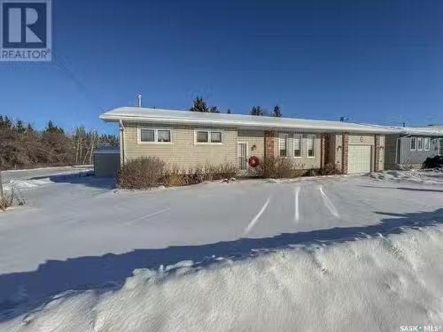 811 Soames Street, Indian Head, SK, S0G 2K0 house for sale.
