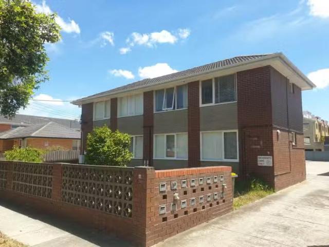 8/11 Rosedale Avenue, Glen Huntly VIC 3163 Apartment For Lease
