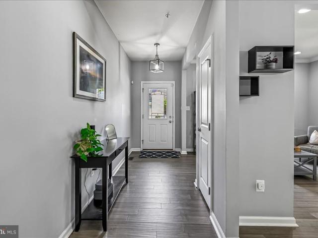 8124 Meadowgate Circle