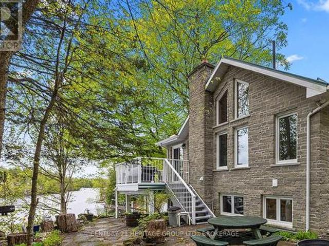 8126 Perth Road, South Frontenac South, ON, K0H 2L0 house for sale | Listing ID X13740 | Royal LePage
