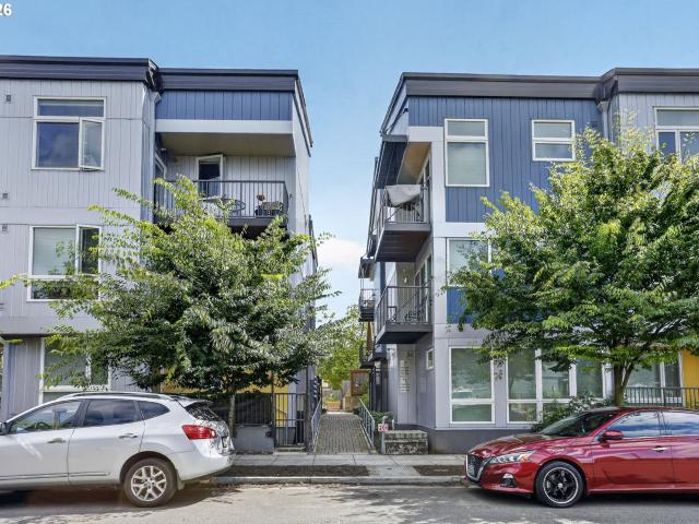 8120 n interstate ave # 204