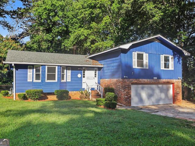 8121 Woodcliff Trail