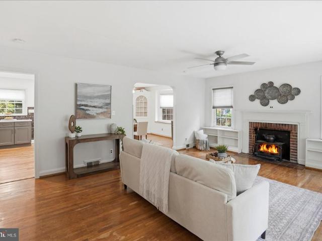 8122 Clyde Bank Road