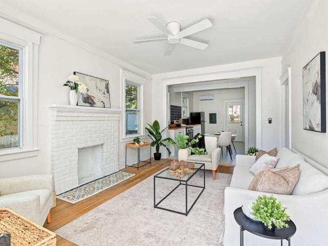 812 E 33rd Street
