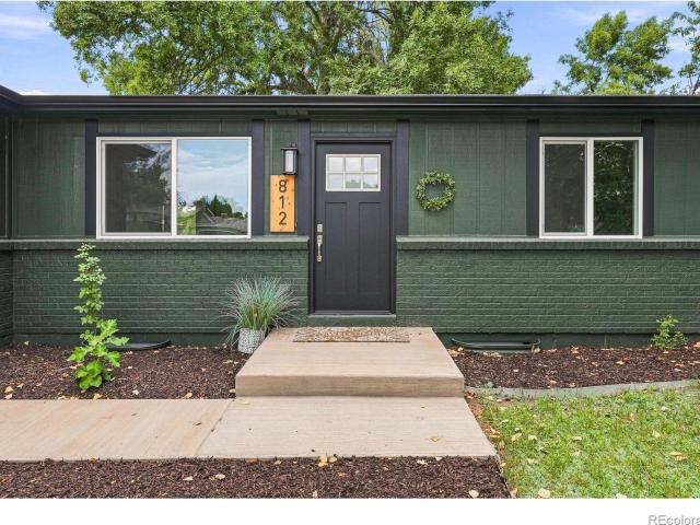 812 E Swallow Road