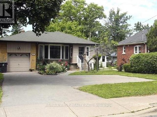 812 Kennedy Road, Toronto, ON, M1K 2C8 house for sale | Listing ID E12843 | Royal LePage
