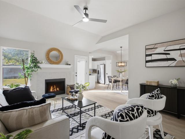812 honeysuckle dr