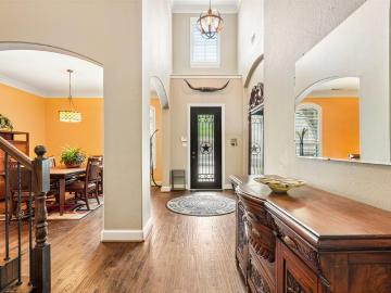 812 Moss Cliff Circle