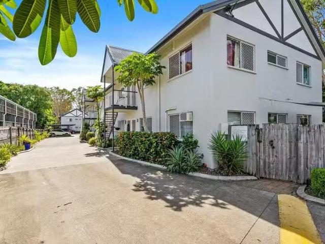 8/12 Mayers Street, Manunda, QLD 4870