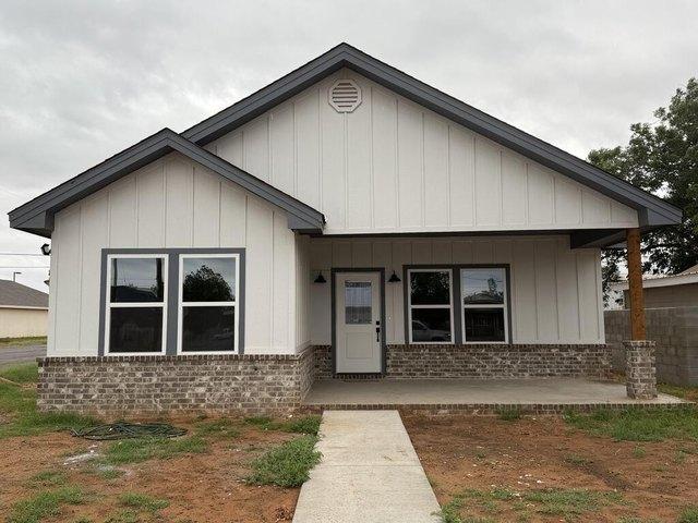 812 NW 1st St, Andrews, TX 79714