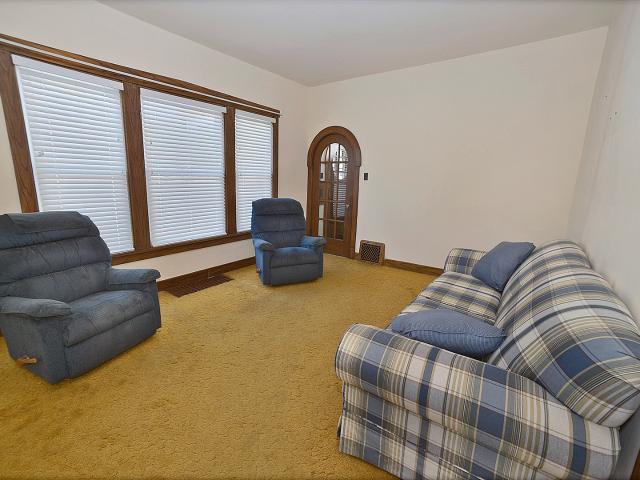812 Poplar Street