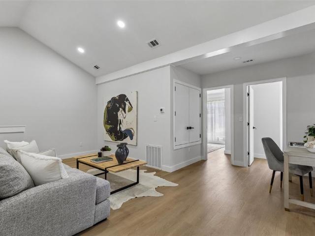 812 Premier Parkway