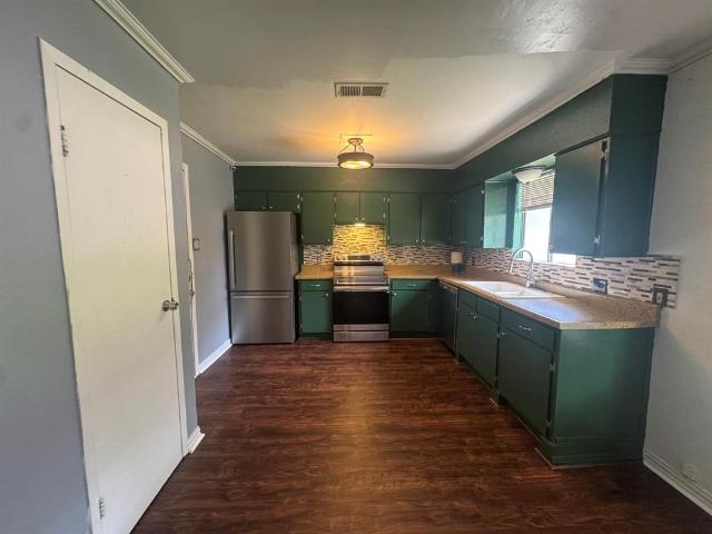 812 Reveille Road