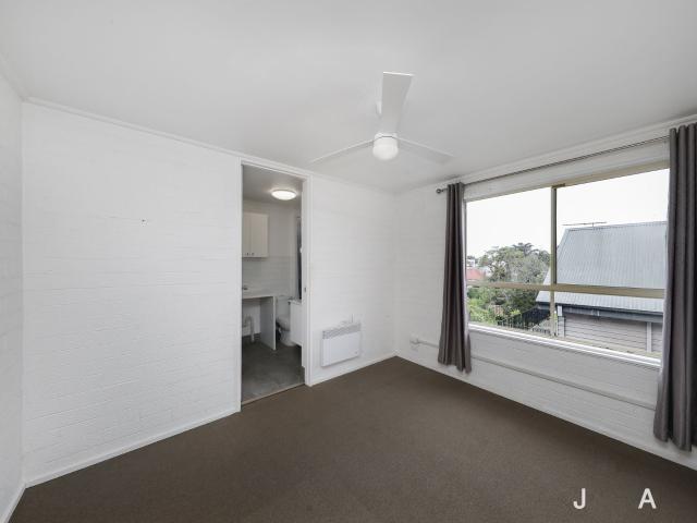 8/138 Shields Street, Flemington | Jas Stephens